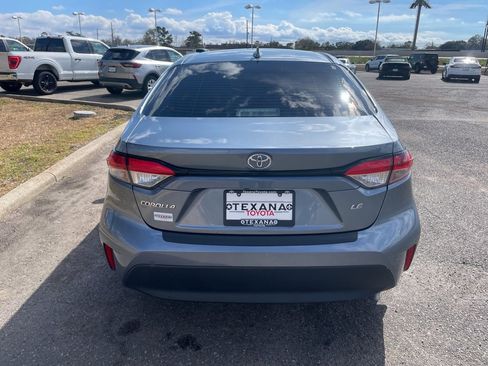 Used 2025 Toyota Corolla LE image 7