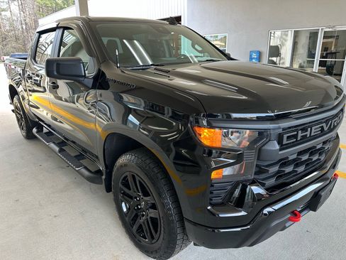 Used 2025 Chevrolet Silverado 1500 Custom w/ Turbomax Blackout Package image 9