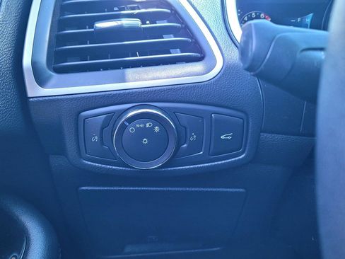 Used 2018 Ford Edge SEL w/ Equipment Group 201A AWD/4WD image 33