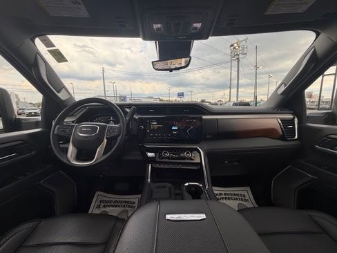 Used 2024 GMC Sierra 3500 Denali w/ Denali Reserve Package image 23