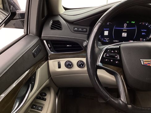 Used 2020 Cadillac Escalade Luxury image 31