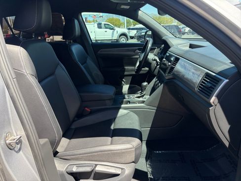 Used 2020 Volkswagen Atlas Cross Sport SE AWD/4WD image 33