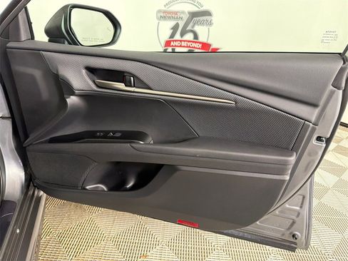 Used 2025 Toyota Camry SE image 14