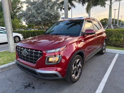 Certified 2024 Hyundai Venue SEL FWD image 1