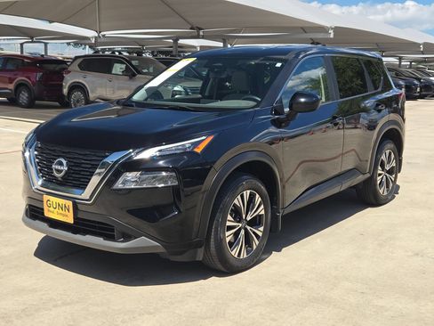Used 2023 Nissan Rogue SV FWD image 3