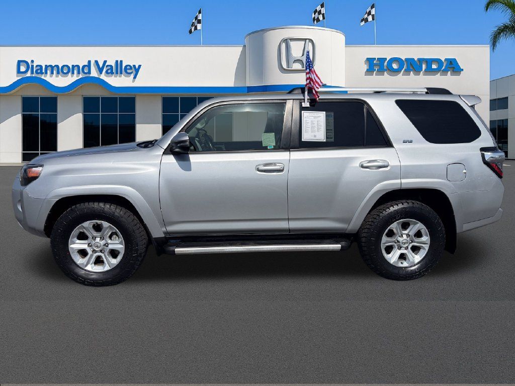 Used 2022 Toyota 4Runner SR5 Premium w/ Moonroof Package RWD image 7