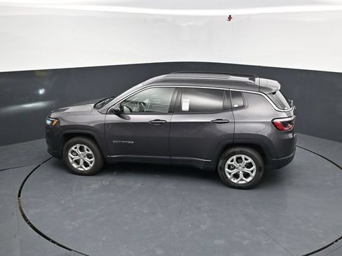 Used 2024 Jeep Compass Latitude AWD/4WD image 32