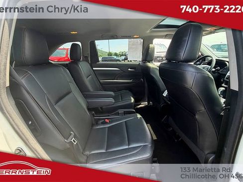 Used 2018 Toyota Highlander XLE FWD image 25
