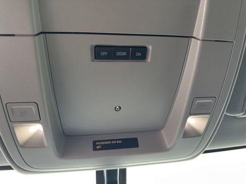 Used 2018 Chevrolet Silverado 1500 LT w/ Texas Edition image 22