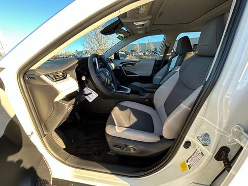 Used 2025 Toyota RAV4 XLE w/ Convenience Package image 11