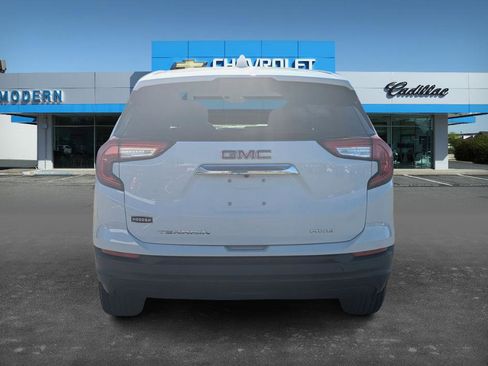 Used 2024 GMC Terrain SLE image 6