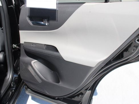 Certified 2024 Toyota Venza LE AWD/4WD image 18