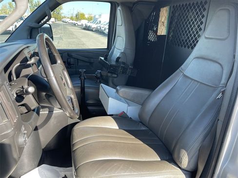 Used 2019 GMC Savana 2500 w/ Driver Convenience Package image 6