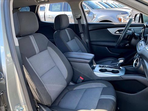 Used 2025 Chevrolet Blazer LT image 9