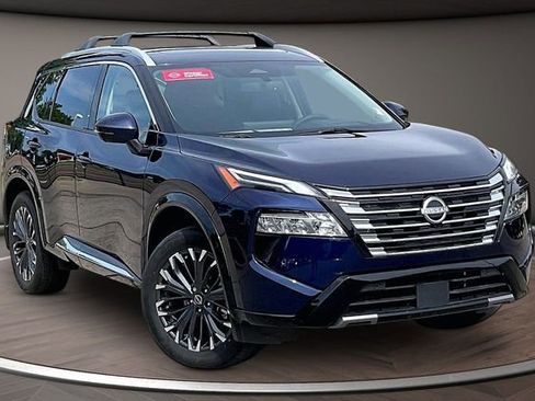 Certified 2025 Nissan Rogue Platinum w/ Platinum Premium Package AWD/4WD image 10
