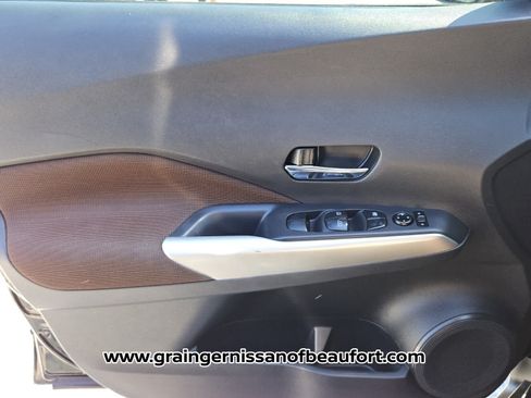 Used 2019 Nissan Kicks SR w/ Exterior Electronics Package FWD image 16