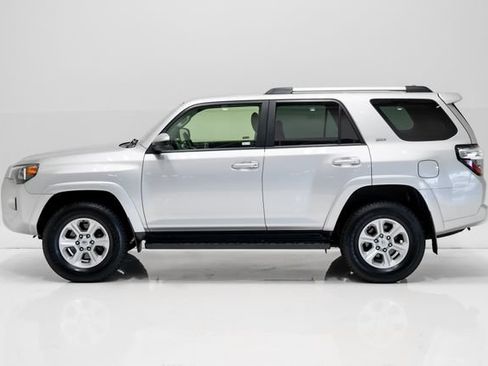 Used 2024 Toyota 4Runner SR5 AWD/4WD image 27