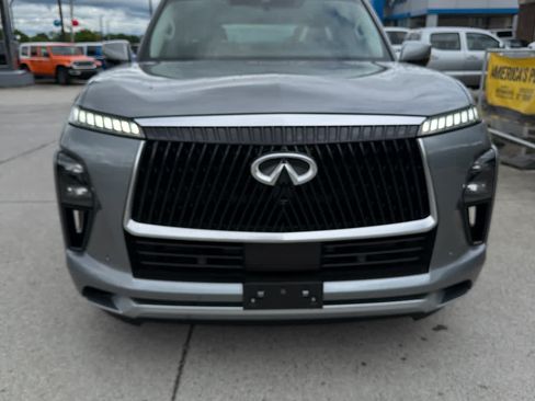 Used 2025 INFINITI QX80 Sensory AWD/4WD image 3