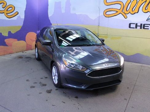 Used 2018 Ford Focus SE image 2