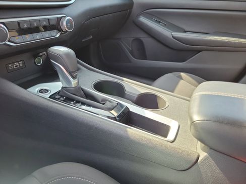 Used 2025 Nissan Altima 2.5 SV FWD image 29