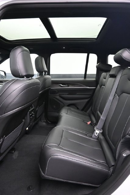 New 2027 Jeep Grand Cherokee Limited AWD/4WD image 8