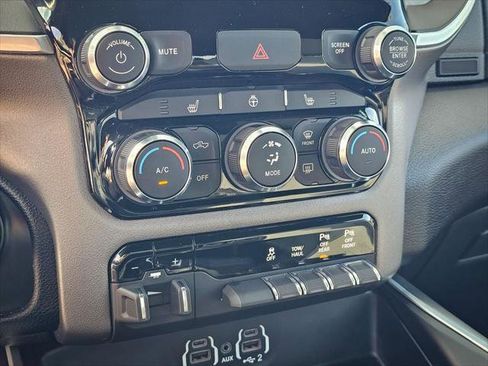 Certified 2022 RAM 2500 Big Horn w/ Level 1 Equipment Group AWD/4WD image 28