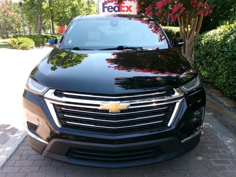 Used 2023 Chevrolet Traverse LT w/ LPO, Floor Liner Package AWD/4WD image 2