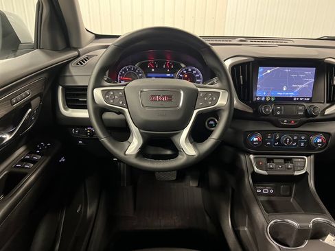 Certified 2023 GMC Terrain SLT w/ Infotainment Package II AWD/4WD image 18
