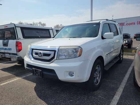 Used 2010 Honda Pilot Touring image 2