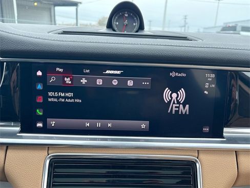 Used 2023 Porsche Panamera image 30