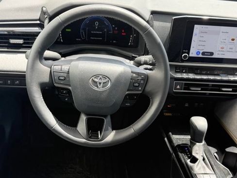 Used 2025 Toyota Camry LE w/ Convenience Package FWD image 17