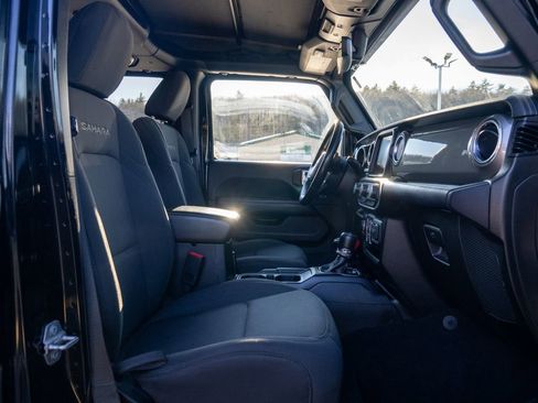 Used 2018 Jeep Wrangler Unlimited Sahara image 12