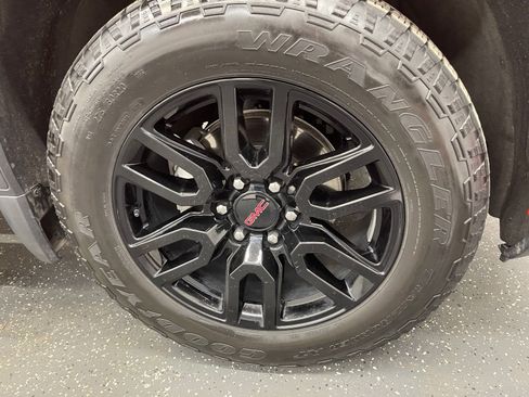 Used 2023 GMC Sierra 1500 Elevation image 17