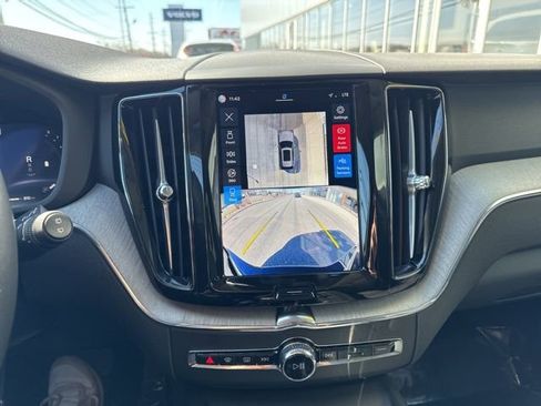 Certified 2025 Volvo XC60 B5 Plus AWD/4WD image 25