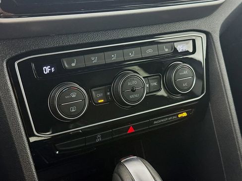 Used 2022 Volkswagen Atlas Cross Sport SEL R-Line image 18