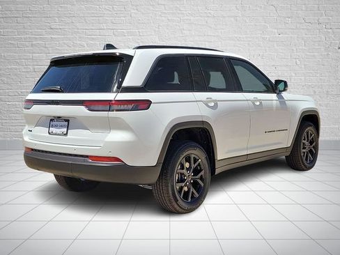 New 2026 Jeep Grand Cherokee Altitude AWD/4WD image 4