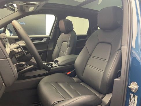 New 2026 Porsche Cayenne image 5