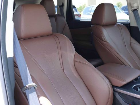 Certified 2025 Acura MDX FWD w/ Technology Package image 14