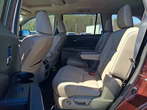 Used 2019 Honda Pilot Touring image 10