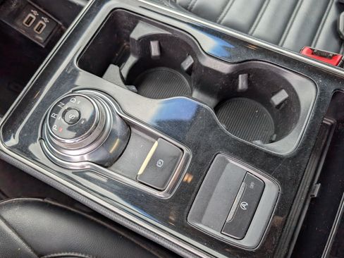 Used 2019 Ford Edge SEL w/ Equipment Group 201A FWD image 17