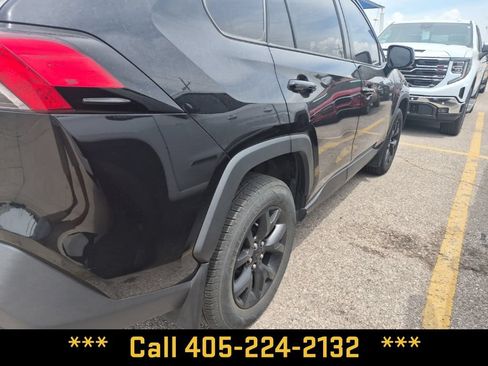 Used 2023 Toyota RAV4 LE AWD/4WD image 18