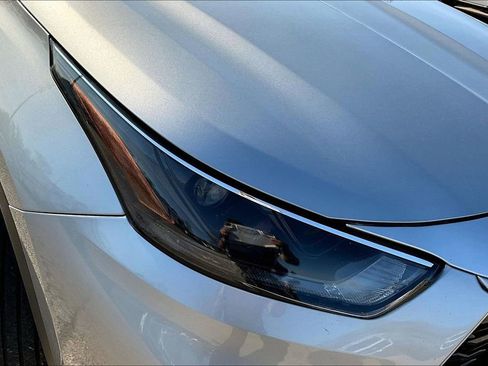 Used 2023 Toyota Highlander LE FWD image 31