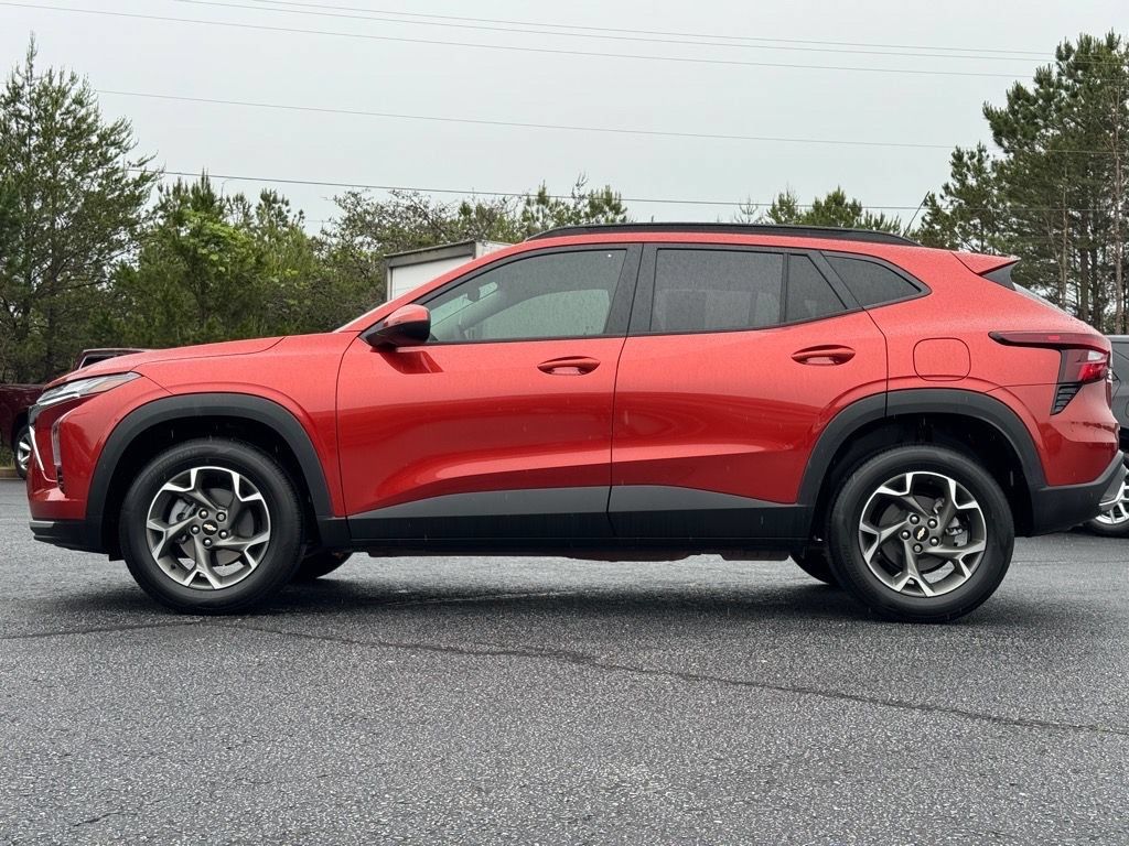 Used 2024 Chevrolet Trax LT FWD image 6