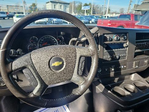 Used 2021 Chevrolet Express 2500 w/ Driver Convenience Package image 7