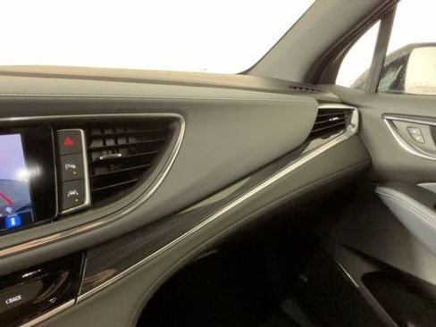 Used 2022 Buick Enclave Essence w/ Sport Touring Edition FWD image 34