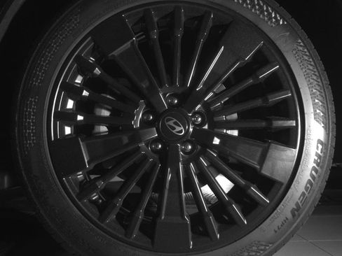 Used 2025 Hyundai Santa Fe Calligraphy AWD/4WD image 9