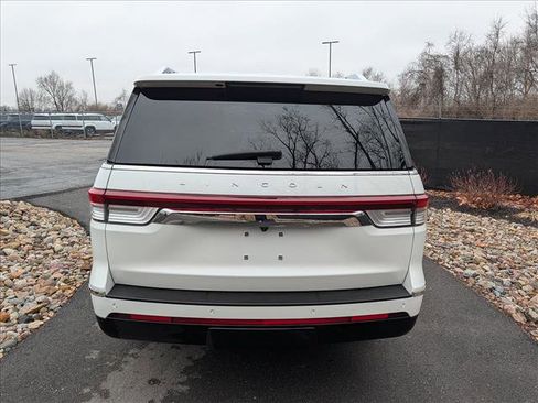 Certified 2022 Lincoln Navigator Reserve image 4