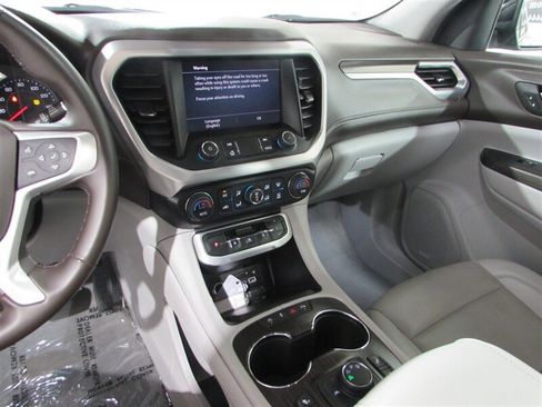 Used 2023 GMC Acadia SLT image 35
