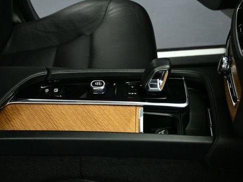 Used 2023 Volvo XC90 B6 Plus w/ Protection Package image 64