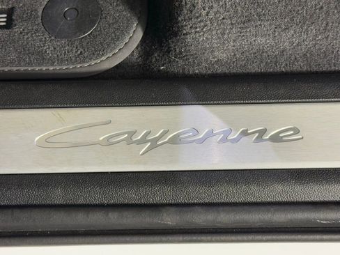Certified 2025 Porsche Cayenne Coupe image 30